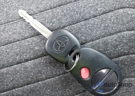 2011 Toyota Tundra Grade 4.6L V8 z USA, uszkodzony, nr VIN 5TFUM5F14BX024573